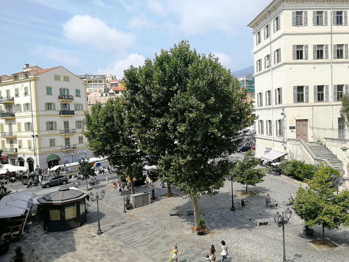 Homeholidaysanremo - Palace Buitenkant foto